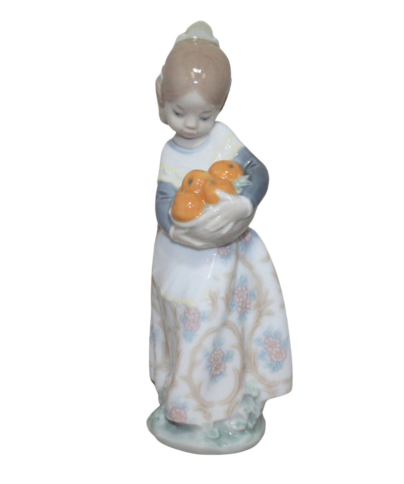 Lladró Figurine: 4841 Girl from Valencia