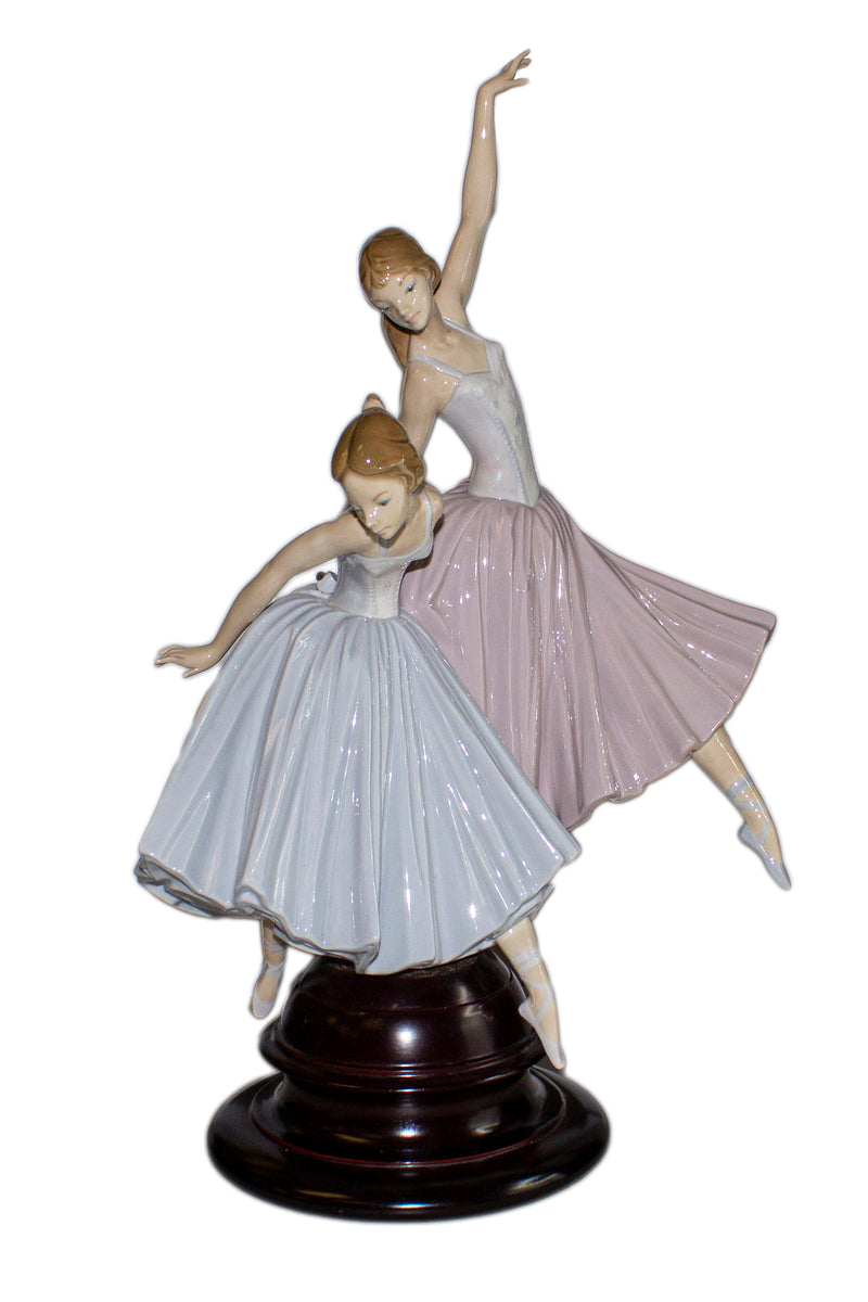 Lladro Figurine: 5035 Act II - As Is