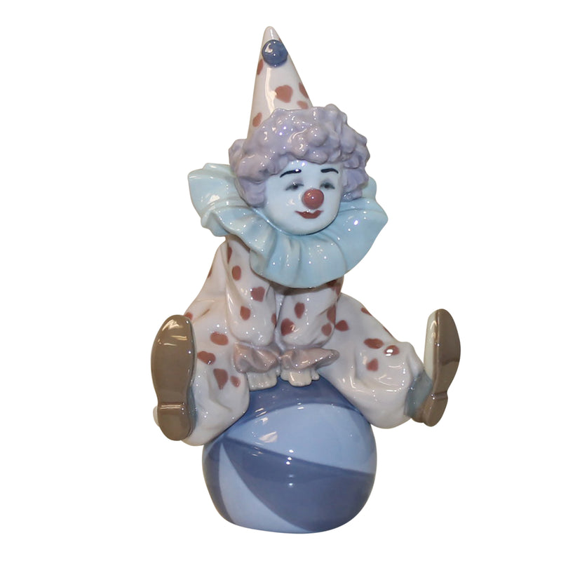 Lladró Figurine: 5813 Having a Ball