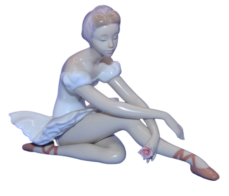 Lladró Figurine: 5919 Rose Ballet