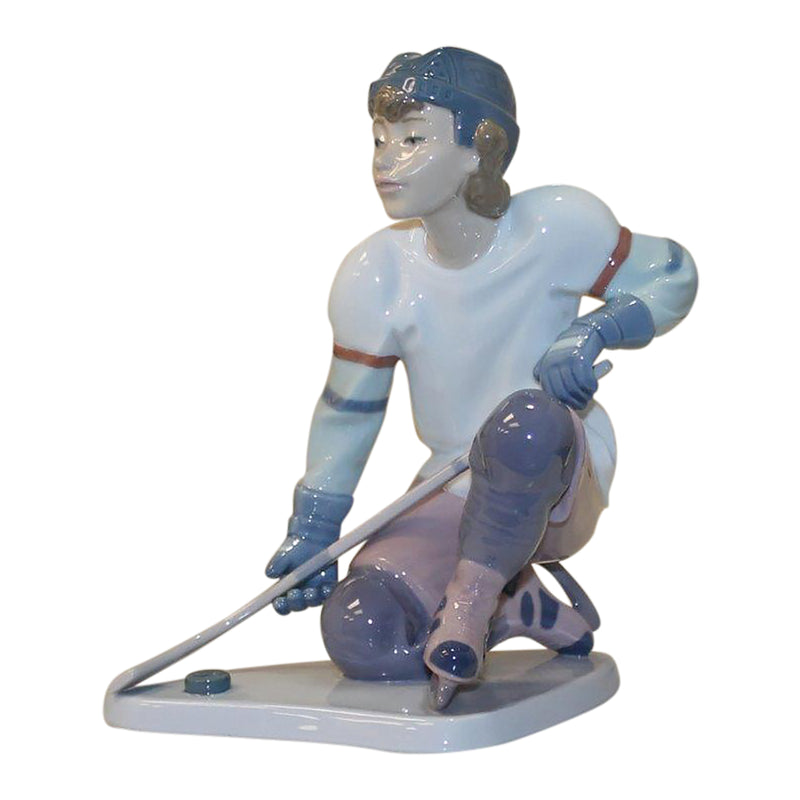 Lladró Figurine: 6108 Hockey Player