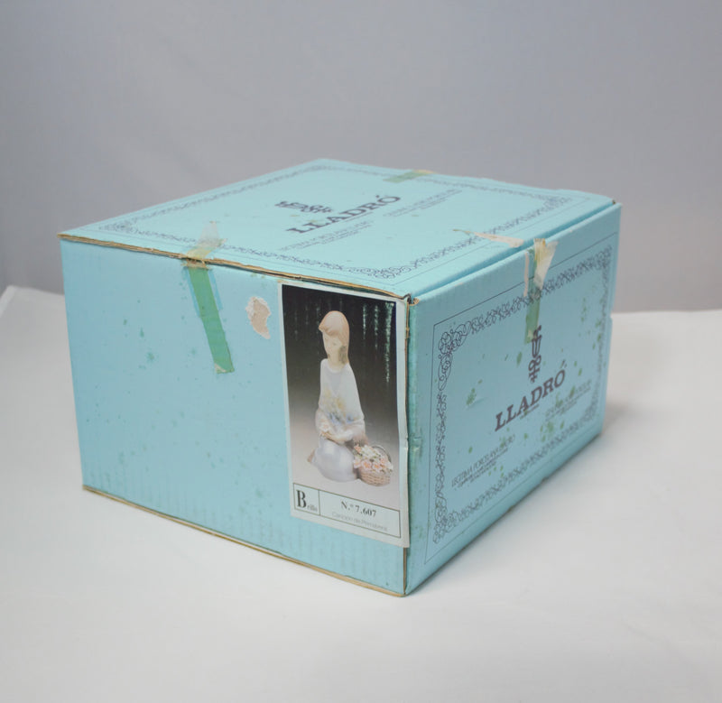 Lladró Figurine: 7607 Flower Song|As Is Figurine with worn box