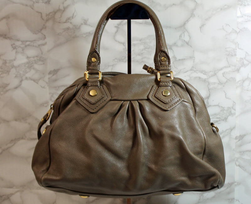 Marc Jacobs Purse: Classic Q-Groovee Taupe Handbag