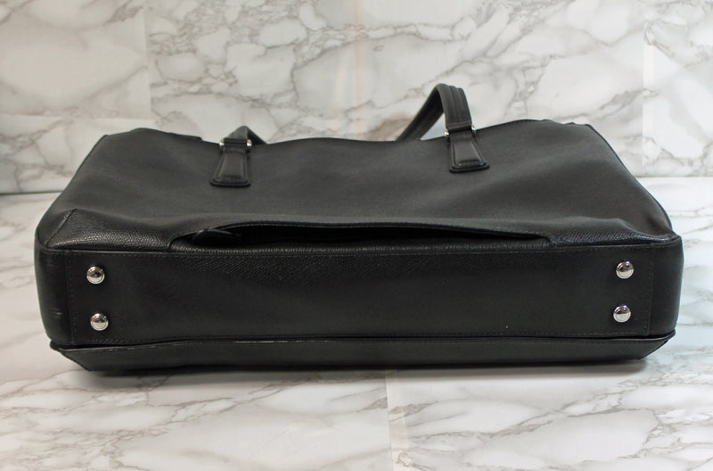 Tumi Purse: Black Executive Briefcase T-Pass Bag