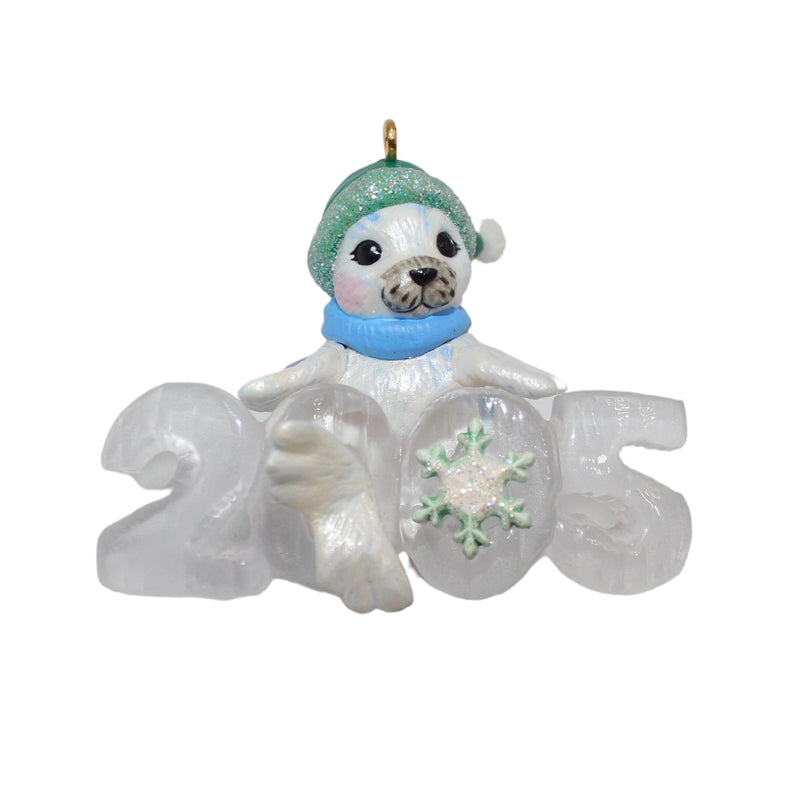 Hallmark Ornament: 2005 Cool Decade | QX2195 | 6th in Series