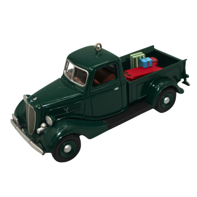 Hallmark Ornament: 1998 Ford V-8 - 1937 | QX6263