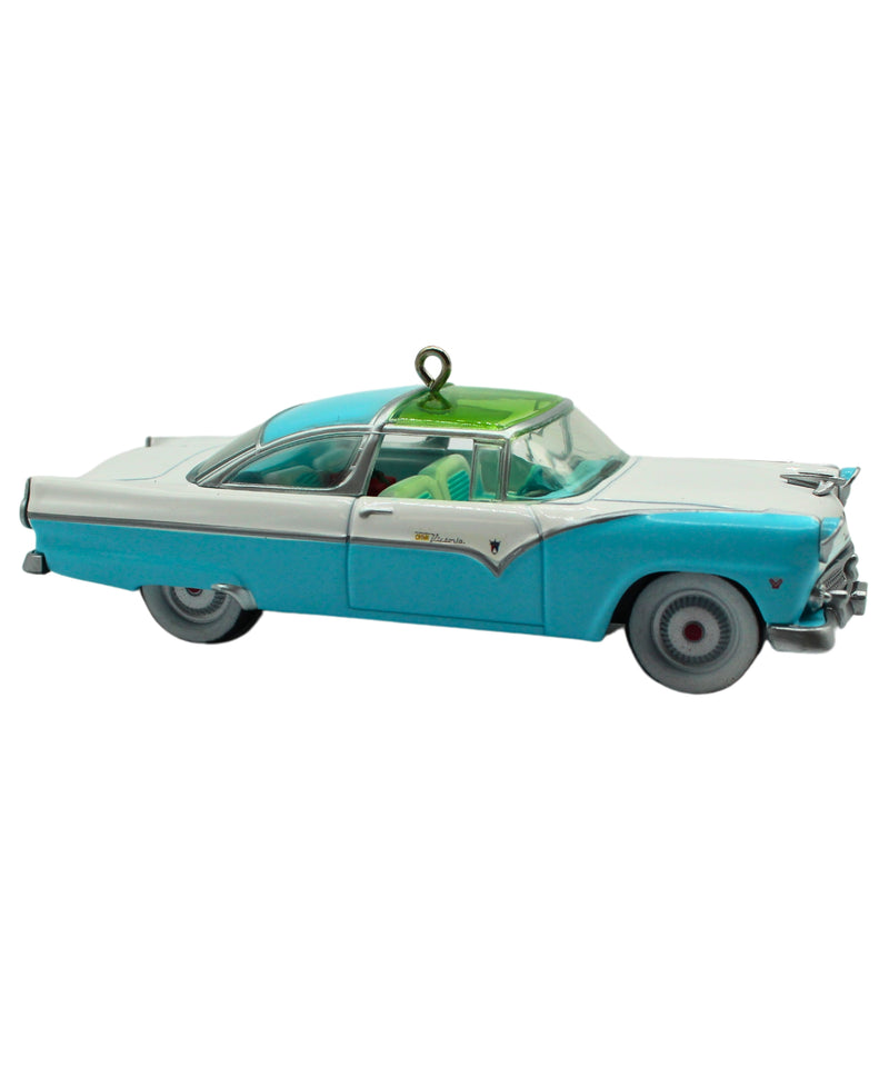 Hallmark Ornament: 2013 Ford Fairlane Crown Victoria Skyliner - 1955 | QX9185