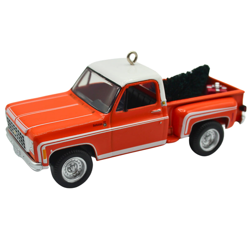 Hallmark Ornament: 2017 Chevrolet C-10 Sport | 1976  | QX9242 | GM