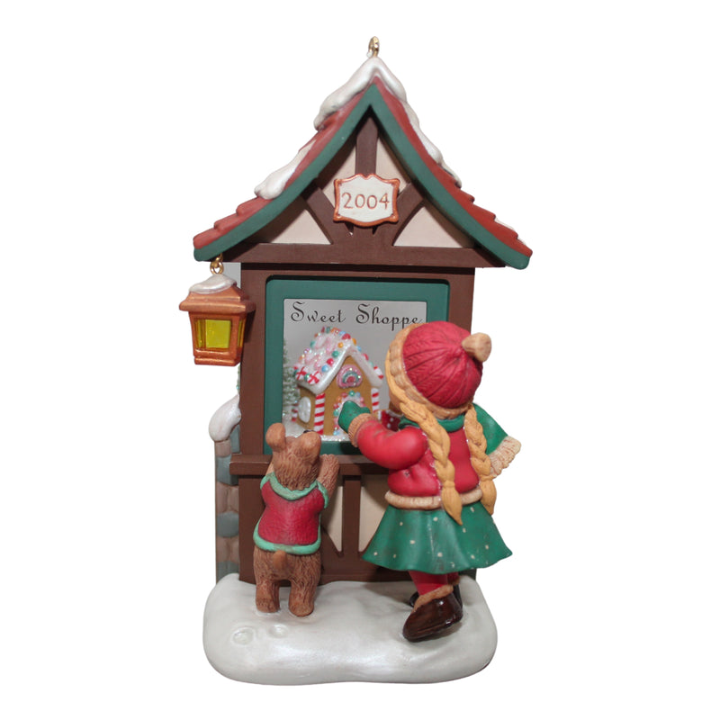 Hallmark Ornament: 2004 Christmas Window 2004 | QXC4003 | 2nd in Series