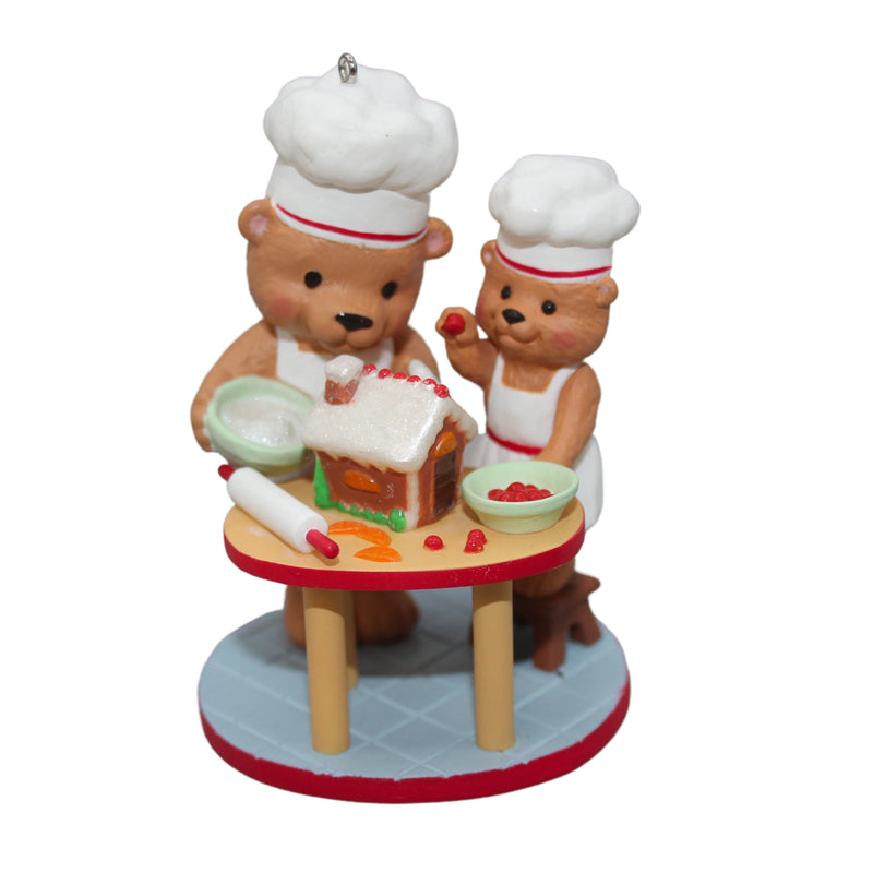 Hallmark Ornament: 2013 Busy Bakers | QXC5058