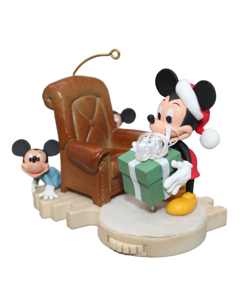 Hallmark Ornament: 2007 Hide 'n' Peek | QXD4209 | Disney