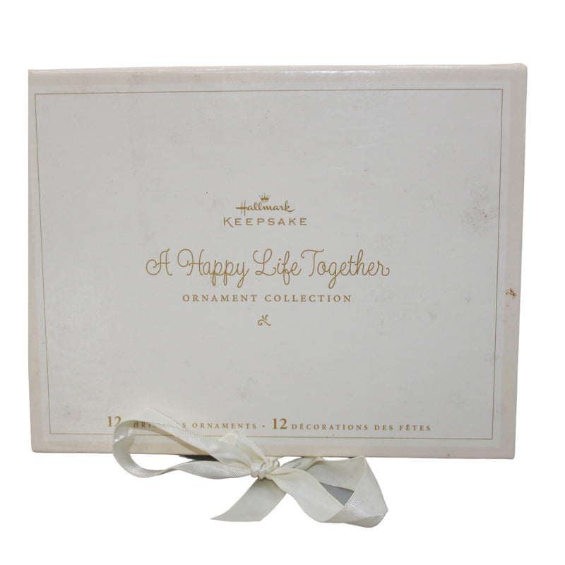 Hallmark Ornament: 2006 A Happy Life Together | QXM2206