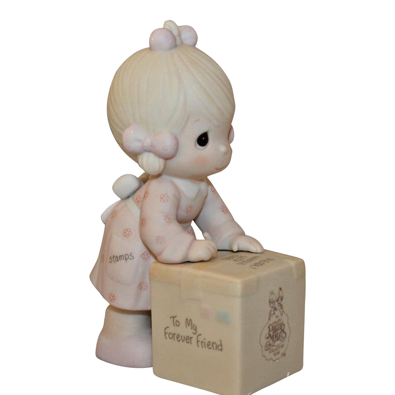 Precious Moments Figurine: E0007 Sharing is Universal | Collectors Club